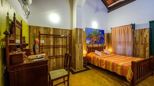 whole view of date palm room with amenities 