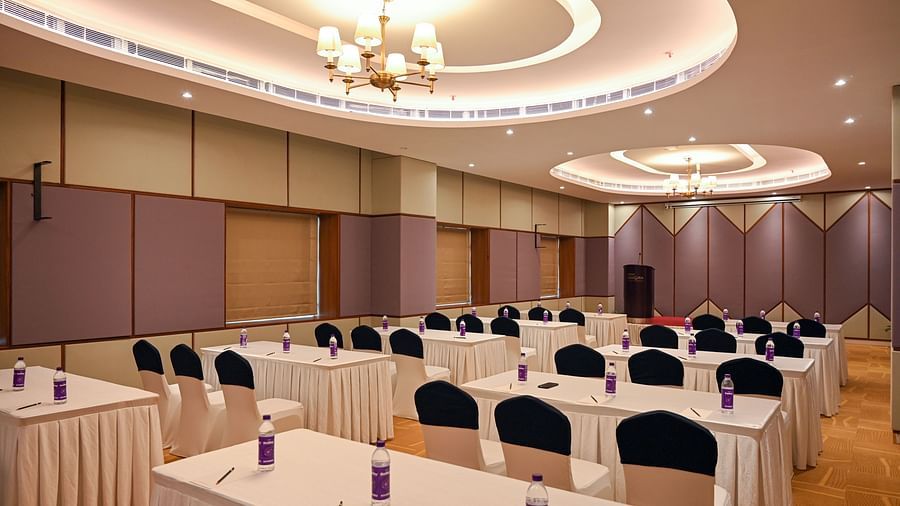 sitting area at the honeycomb banquet hall in Calicut 2