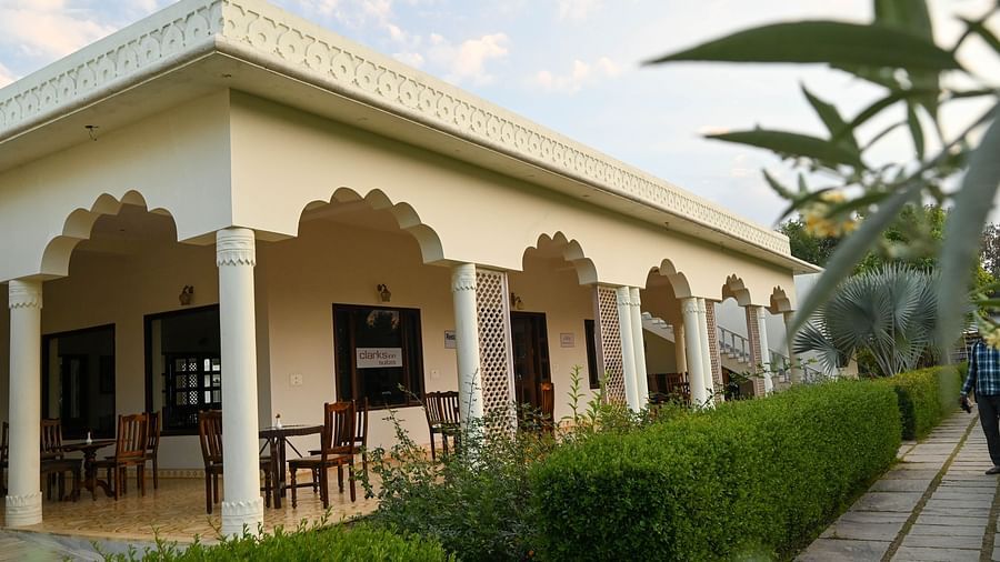 Entrance to Clarks Inn Suites, Ranthambore