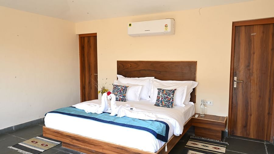 Clarks Safari Jawai - view of the double bed offered at the Cottage room with plunge pool 2