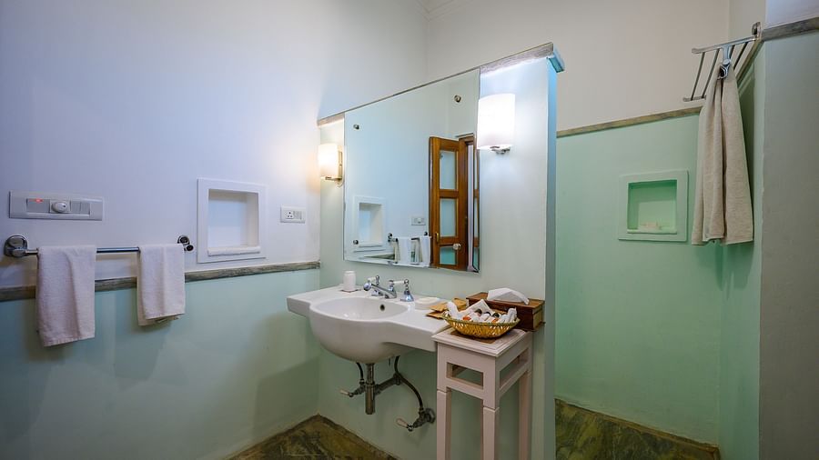 Deo Bagh - 17th Century, Gwalior - the washbasin area along with hand towels hanging in the side