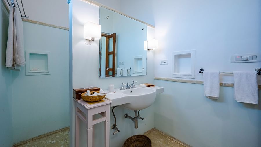 Deo Bagh - 17th Century, Gwalior - the wash basin area of the washroom