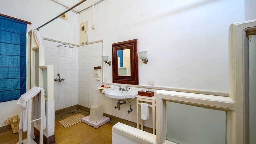 An overview of the bathroom showcasing the bath area inside Maharani Mohinder Kaur room - The Baradari palace