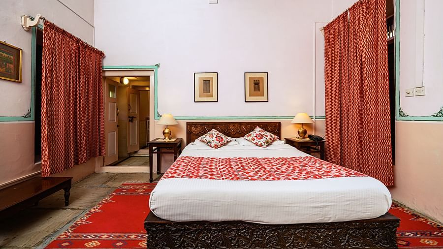 Red Room1