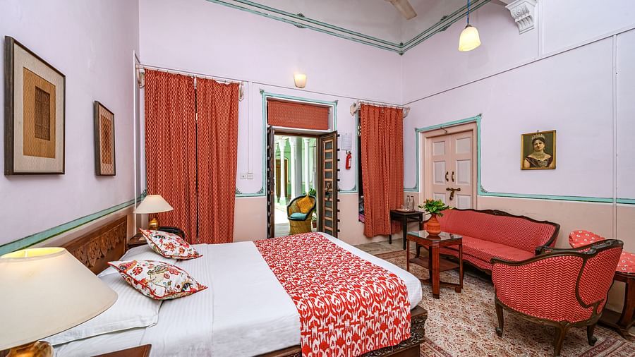 Red Room2