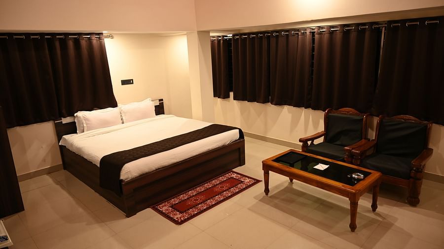 Safari Rooms in McCluskieganj with a cosy bed at Zero Mile by Wedlock Greens