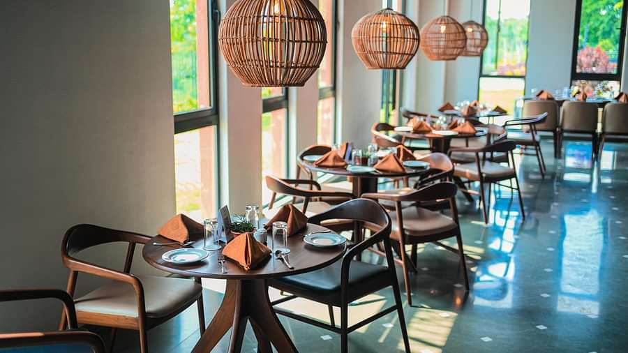Indoor seating area of Silver Fir - the restaurant at Singalila Club