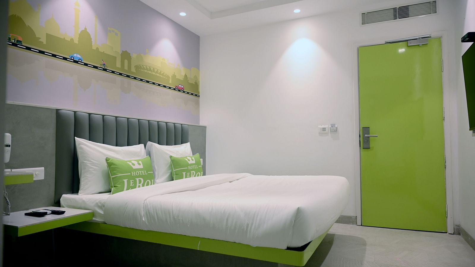 Picture featuring the interior view of Executive room - Hotel Le ROI Express, Karol Bagh 
