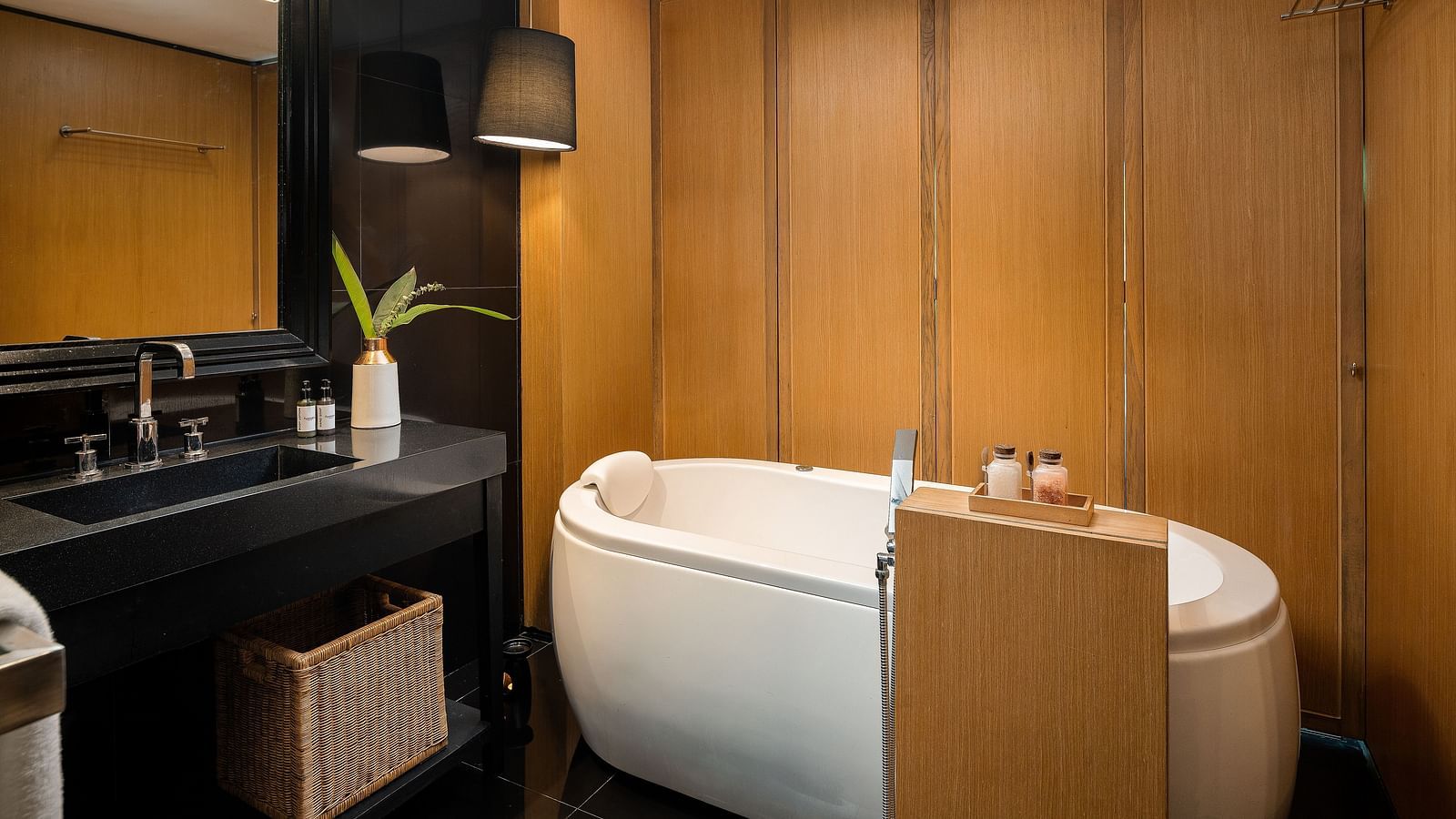 Deluxe Jet Tub 6