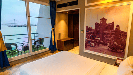 Heritage Cabin With Balcony 2