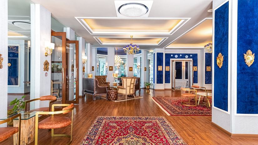 The club house with comfortable furniture to sit and relax on - The Manor Luxury Hotel, Shimla