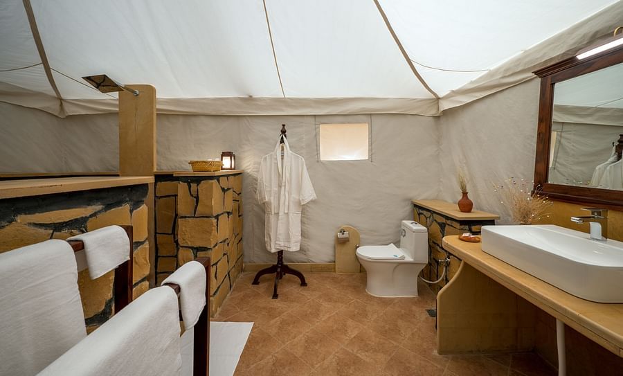 alt-text The interiors of the washroom - Karwaan Jaisalmer