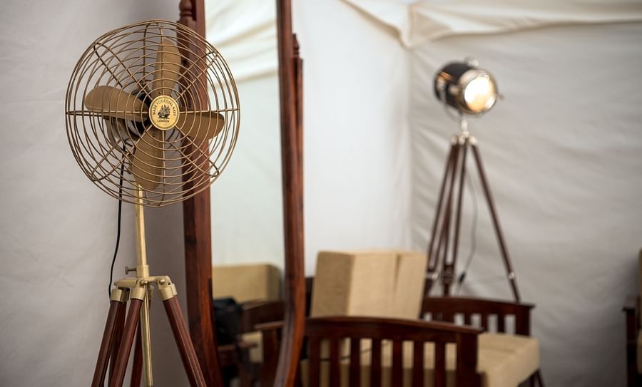 alt-text A table fan and a mirror - Karwaan Jaisalmer