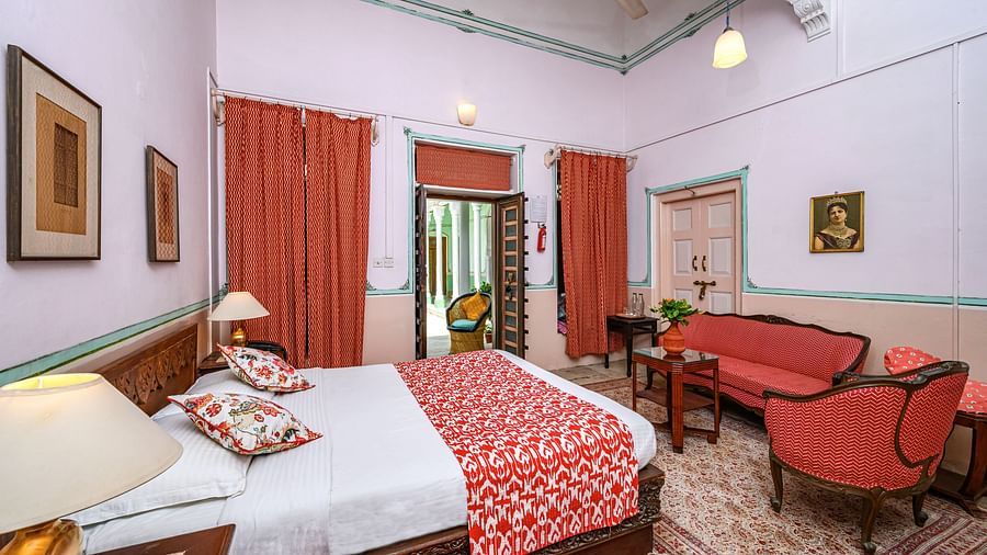 Red Room2