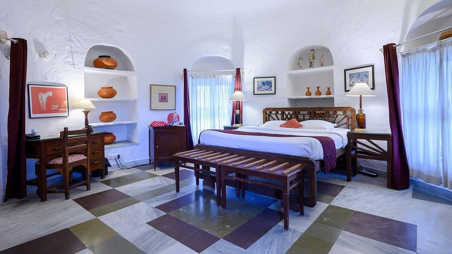 The interior of the Mubarak Mahal is equipped with a spacious bed and other furniture - Hill Fort-Kesroli - 14th Century, Alwar