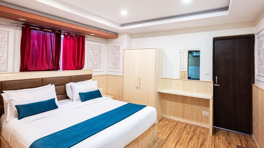 PREMIUM ROOM WITH BALCONY1