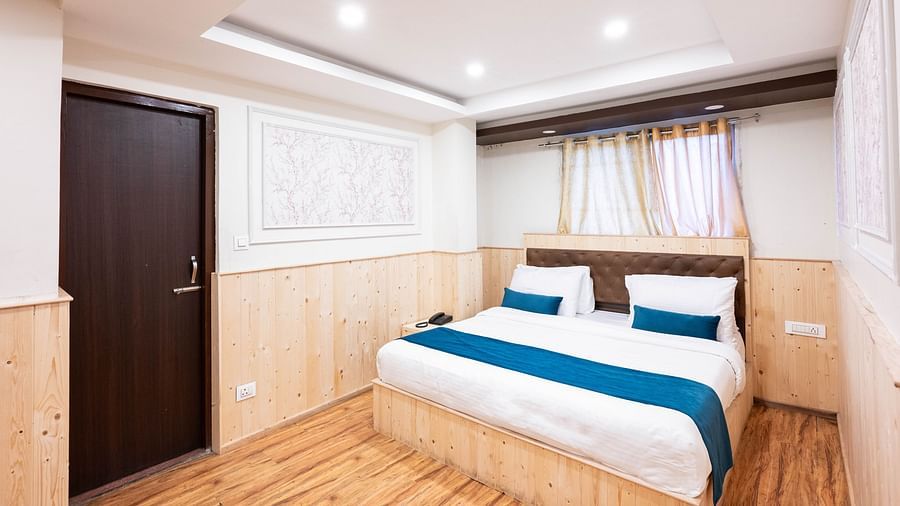 PREMIUM ROOM WITH  BALCONY 10
