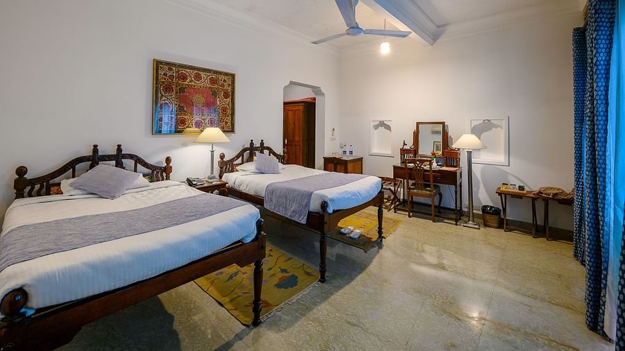 Deo Bagh - 17th Century, Gwalior - twin sharing beds offered at the Madhav Mahal - Naubagh / Garden View room in Gwalior