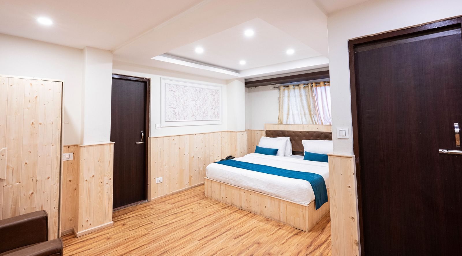 PREMIUM ROOM WITH BALCONY 9