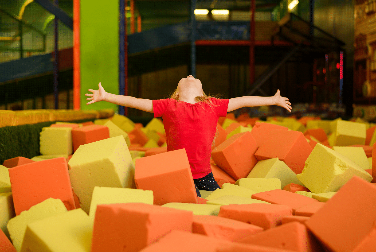 kid in play arena