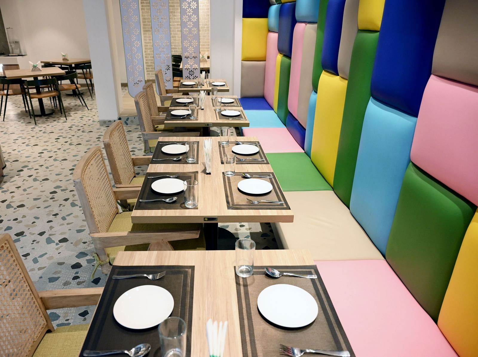Picture featuring the dining area - Hotel Le ROI Express, Karol Bagh 