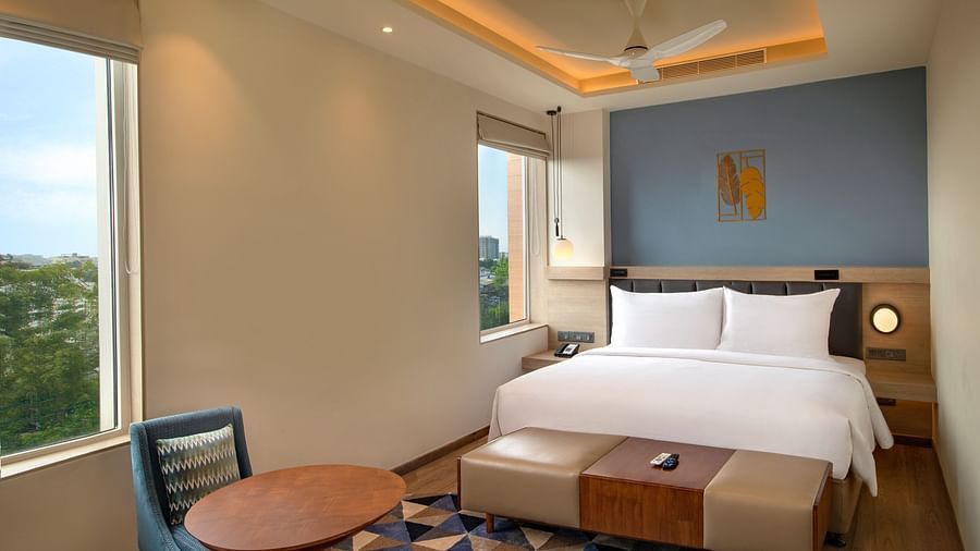 EXECUTIVE SUITE