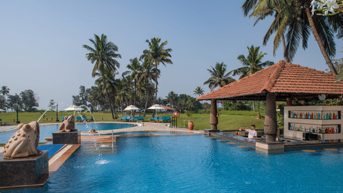 The Aquarius Bar looks alluring in its picturesque location