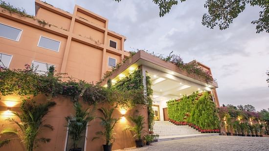 Hotels for Holi in Mathura, best hotel in Mathura a 18