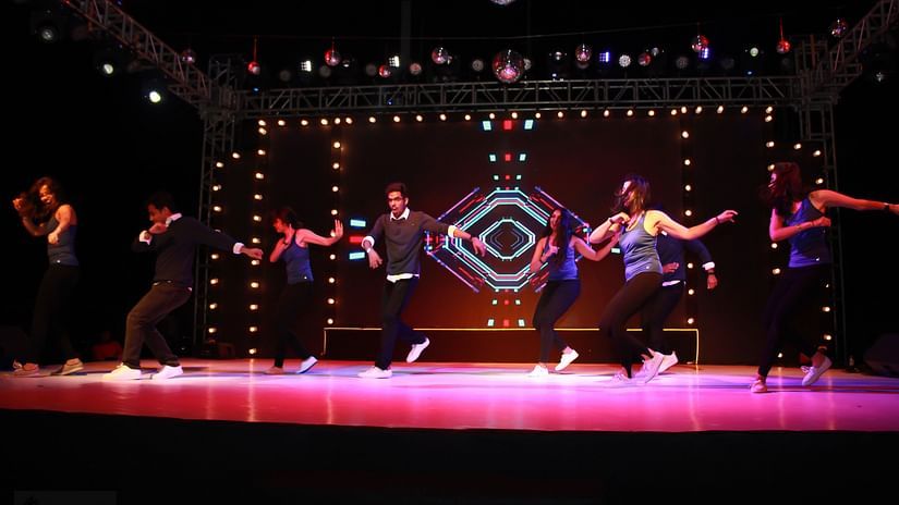 group of dancers dancing at the skydeck event