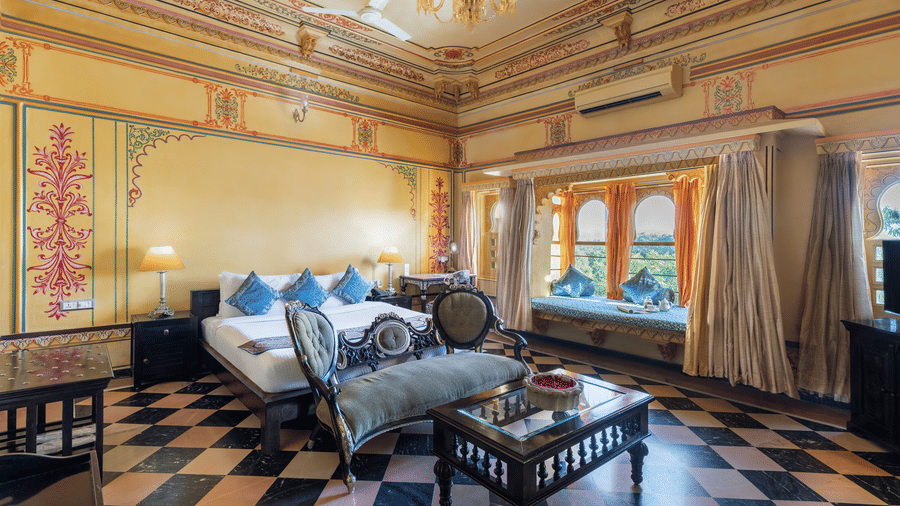 Palace Room 1