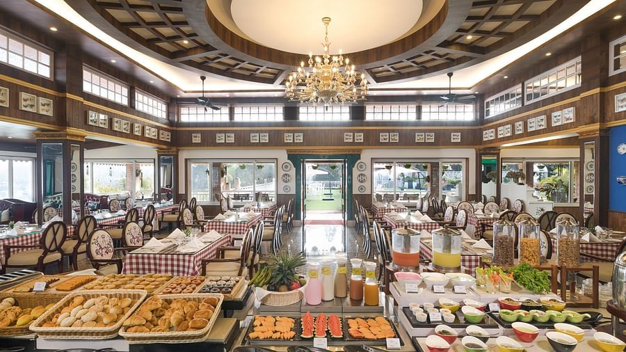 the buffet spread at Tiffany - Mayfair Himalayan Spa Resort Kalimpong