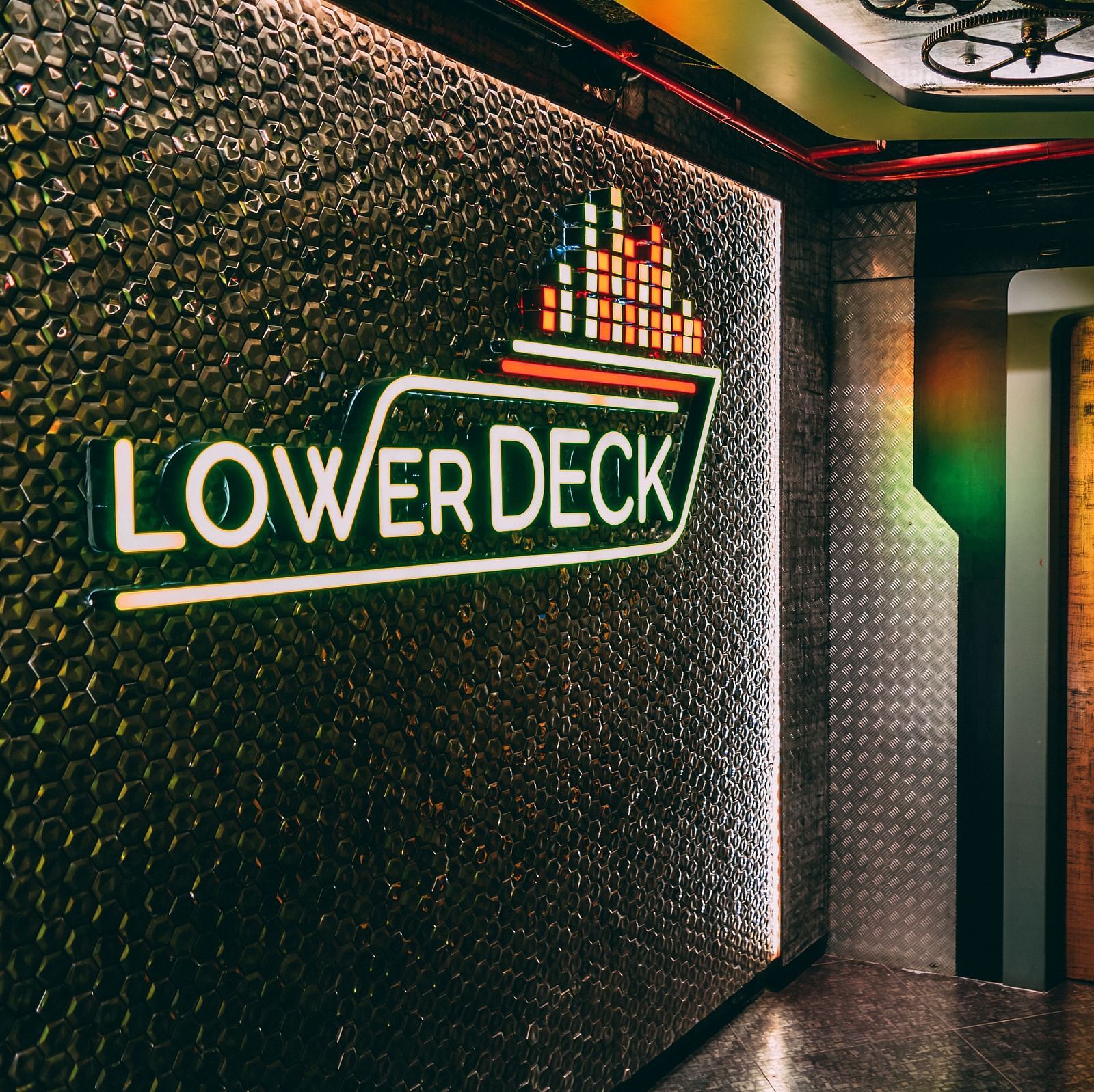 view of the entrance of Lower Deck - Hotel Park Elanza, Chennai