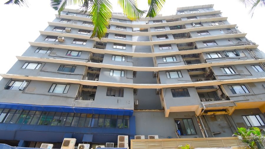 exterior facade of Kings International Hotel