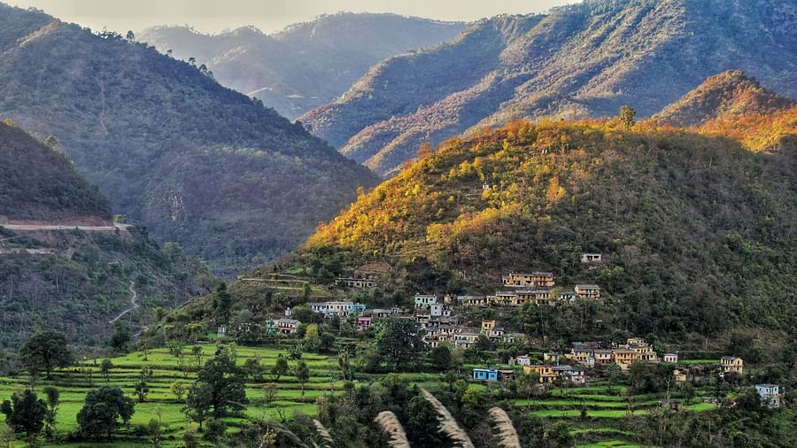 scenic view of the mountains in rishikesh