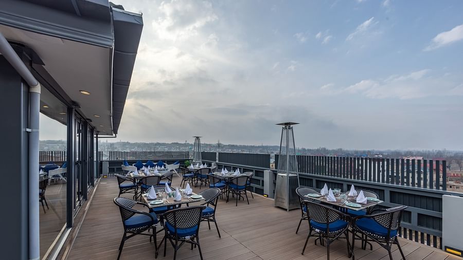 Rooftop restaurant at Sarovar Portico,  Srinagar