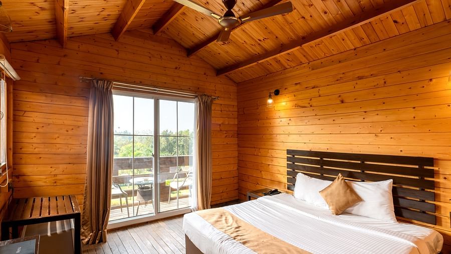 WOODEN COTTAGE
