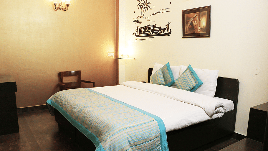 Deluxe Room, Hotel Pals Inn, East Patel Nagar, New Delhi