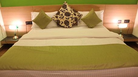 Hotel Arama Suites Bangalore bedroom aura suite 2 hotel arama suites bangalore