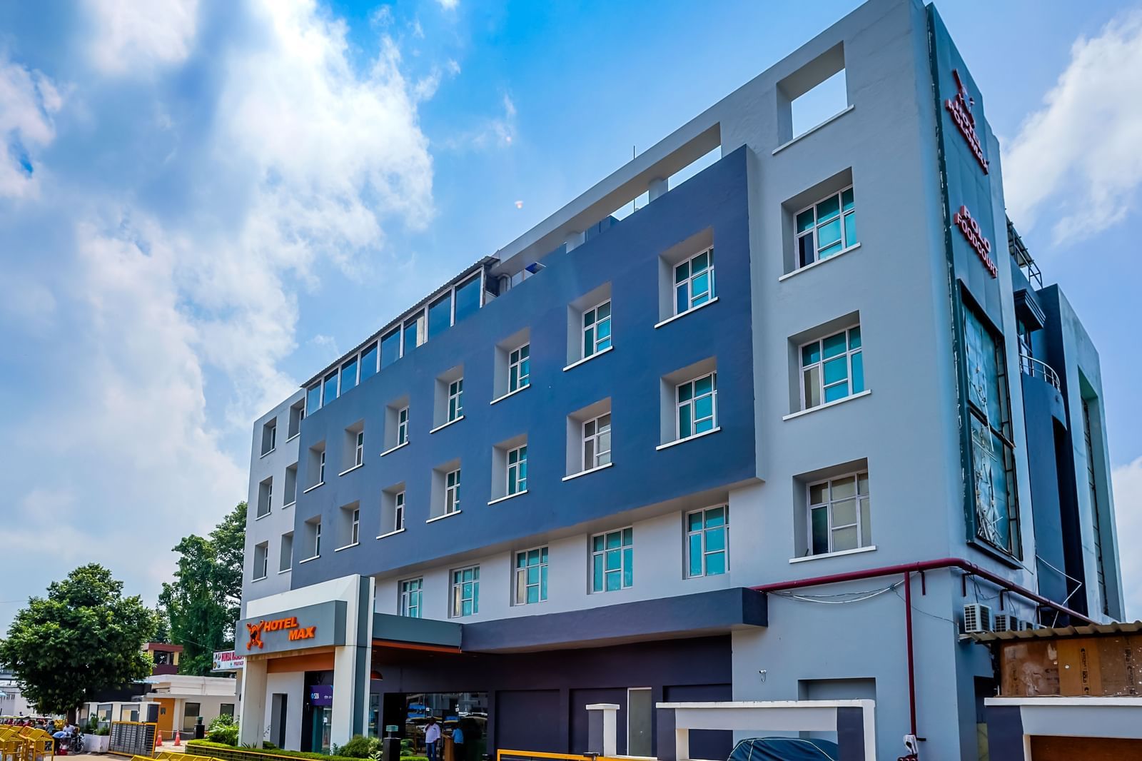 A hotel in Prayagaraj seen on a cloudy sky - Max Hotel Prayagraj