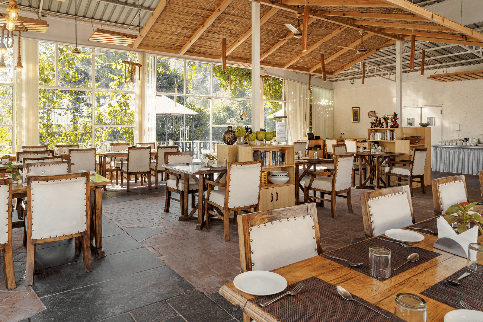 Dining setting of Bread and Brook at the Sylvan Retreat, Dehradun.