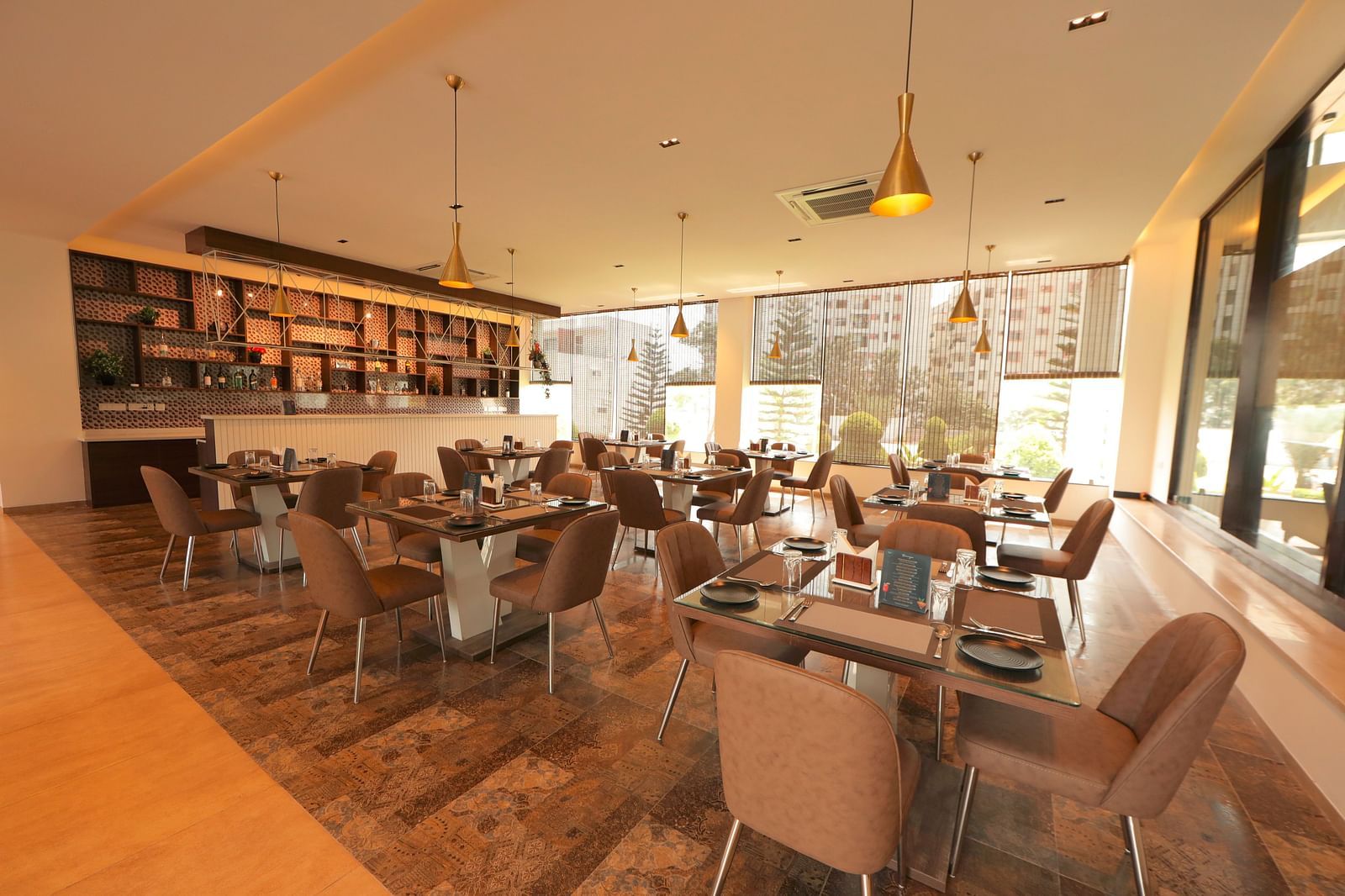 Dining area of a restaurant - Welcome Inn Hotels