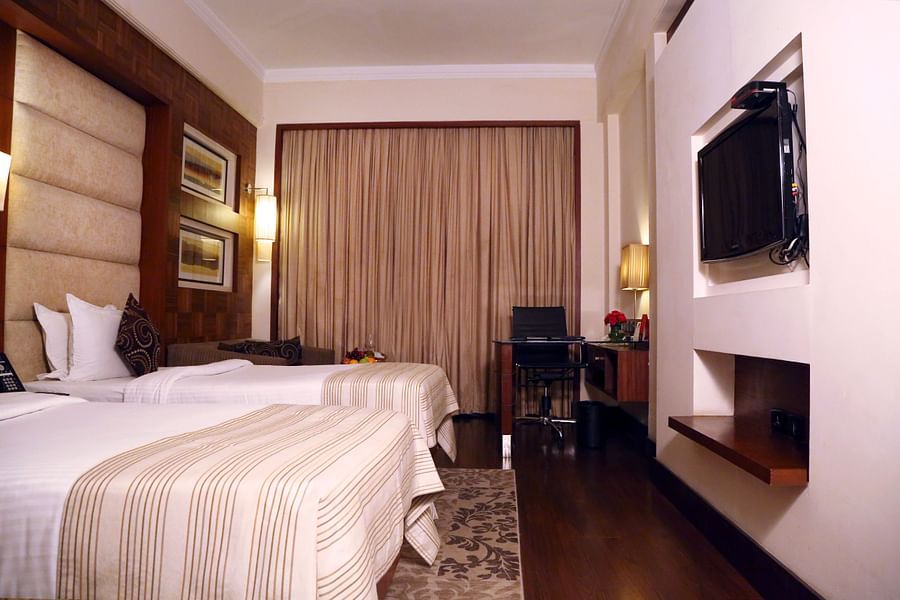 Deluxe Rooms at The Bristol Hotel Gurgaon, Rooms in Gurgaon 1