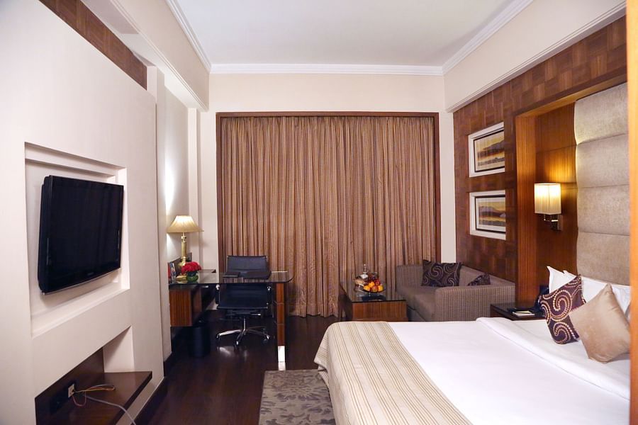 BOB 7071Premium Rooms at The Bristol Hotel Gurgaon, Rooms Near Sikanderpur Metro Station 4