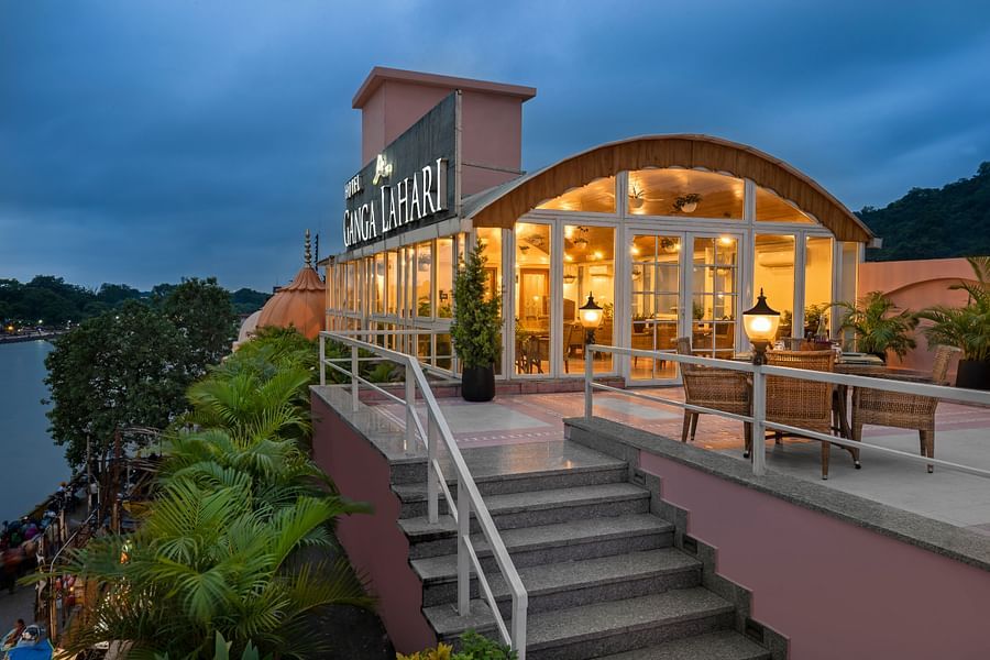 Restaurant Patio 3