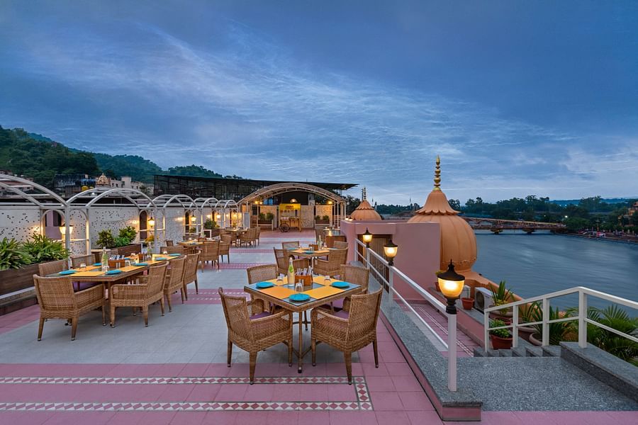 Restaurant Patio 6