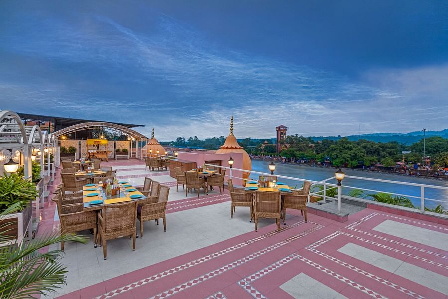 Restaurant Patio 7