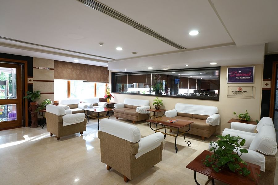 Lobby at Hotel Daspalla Visakhapatnam 7