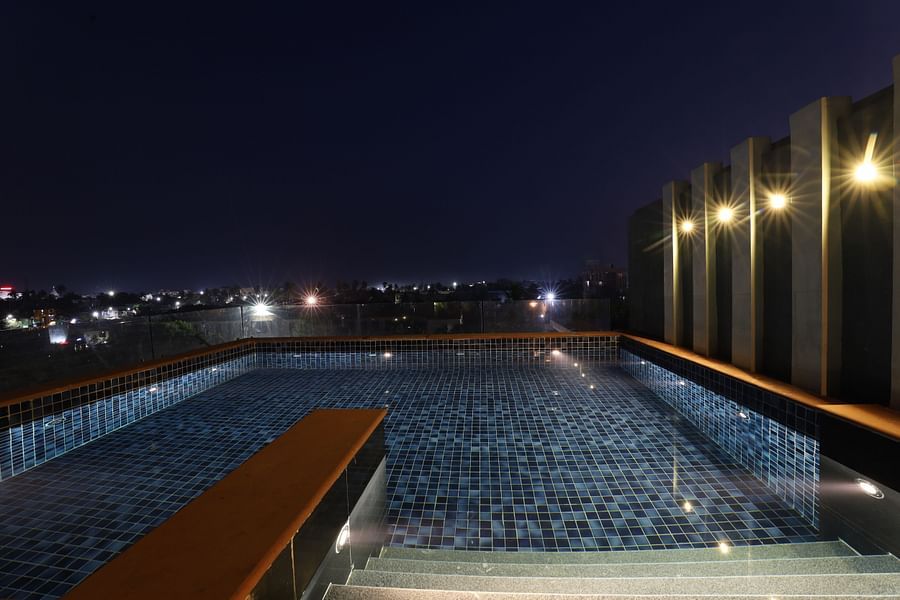 Rooftop Pool 3