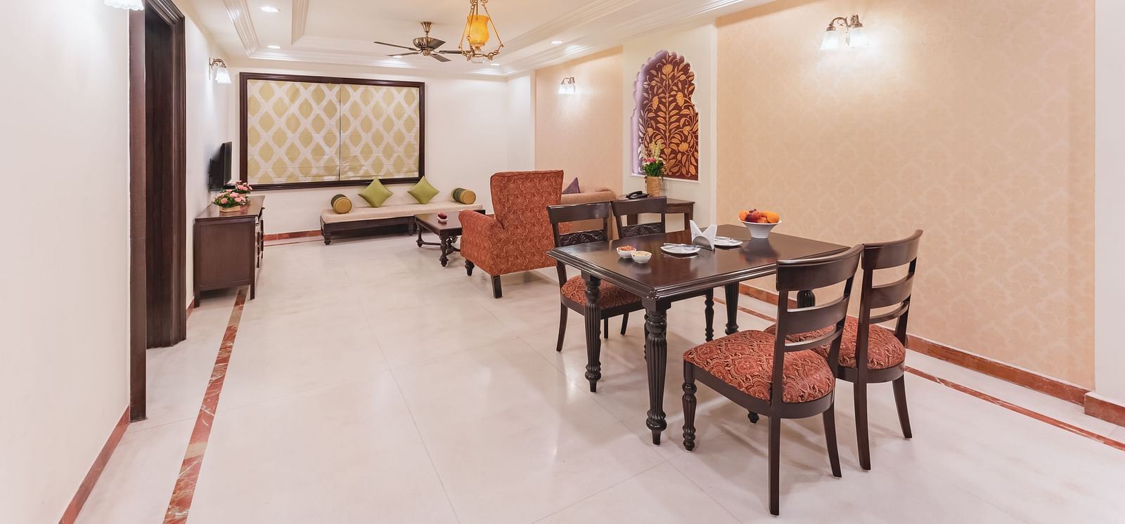 Premier Suite Dinning Area