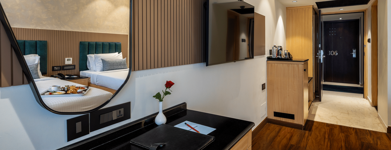 Executive Twin Room 04 copy